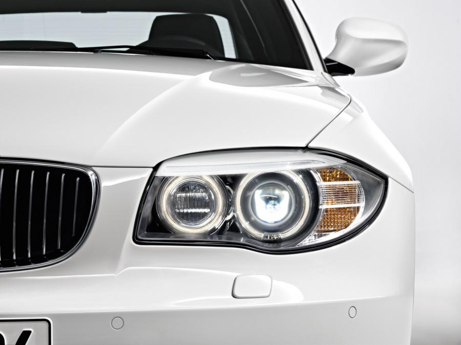  BMW 1-Series Coupe 2011 года  (фото 18 из 77)